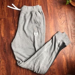 Grey and black Under Armor joggers!